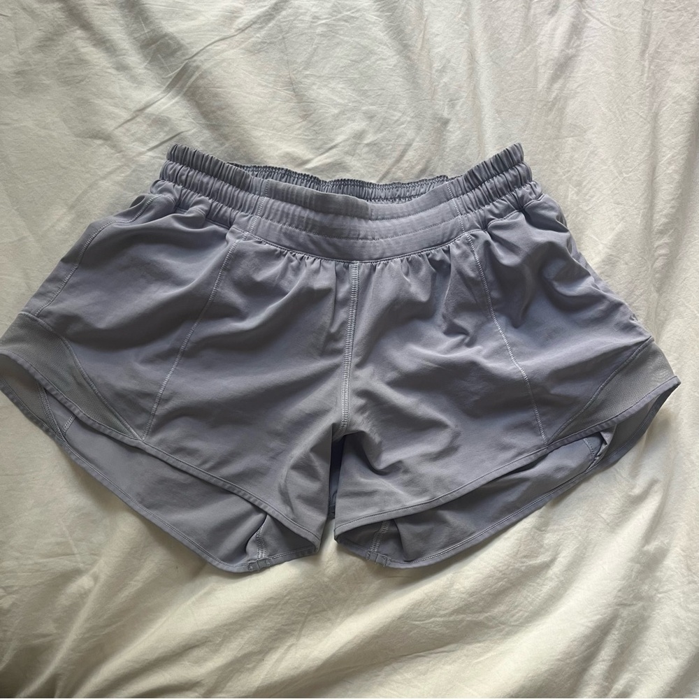 Lululemon Pastel Purple Low Rise Long Hotty Hot II Shorts size 6 Berry Mist